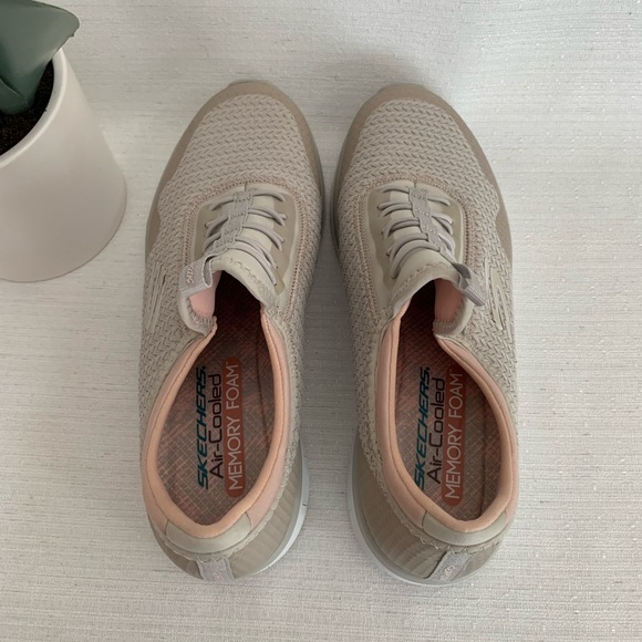 Skechers Air Cooled Memory Foam Dual Lite Beige Slip On Sneakers Woman’s 9 - Picture 8 of 12